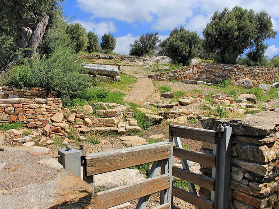 Αρχαίο Ιερό στις Πηγές του Φλεριού