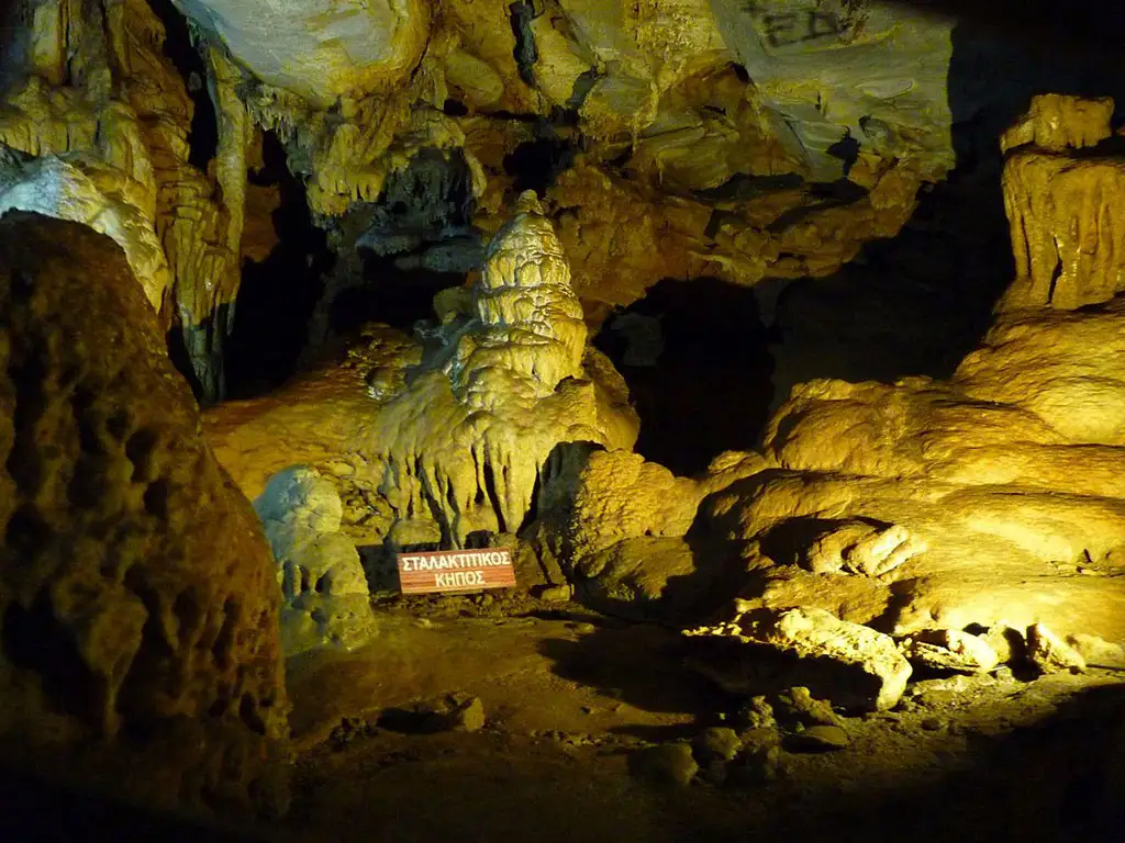 Foros Cave