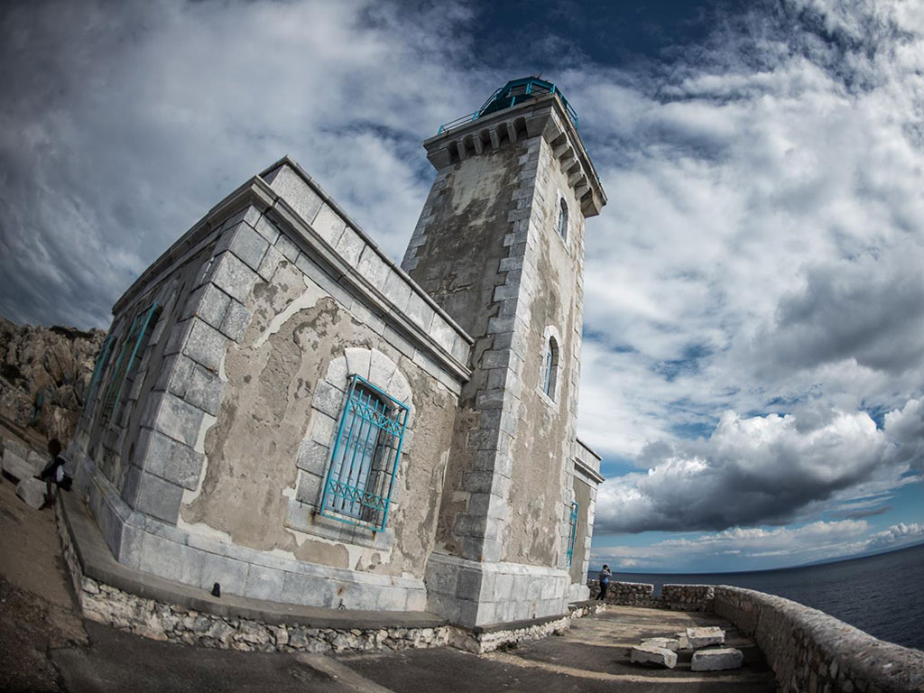 Φάρος Λιμένι