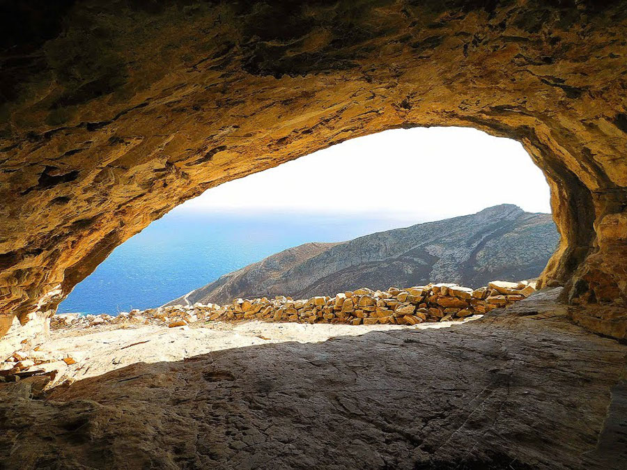 Σπηλιά του Φερεκύδη Σύρος