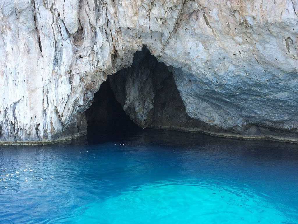 Georgitsis Cave