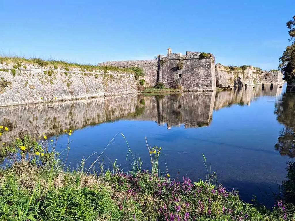 Κάστρο Αγίας Μαύρας