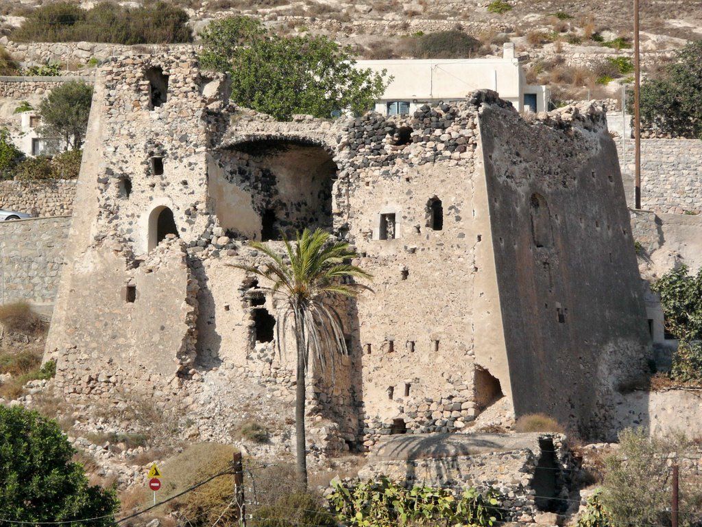 Goulas Tower in Emporio