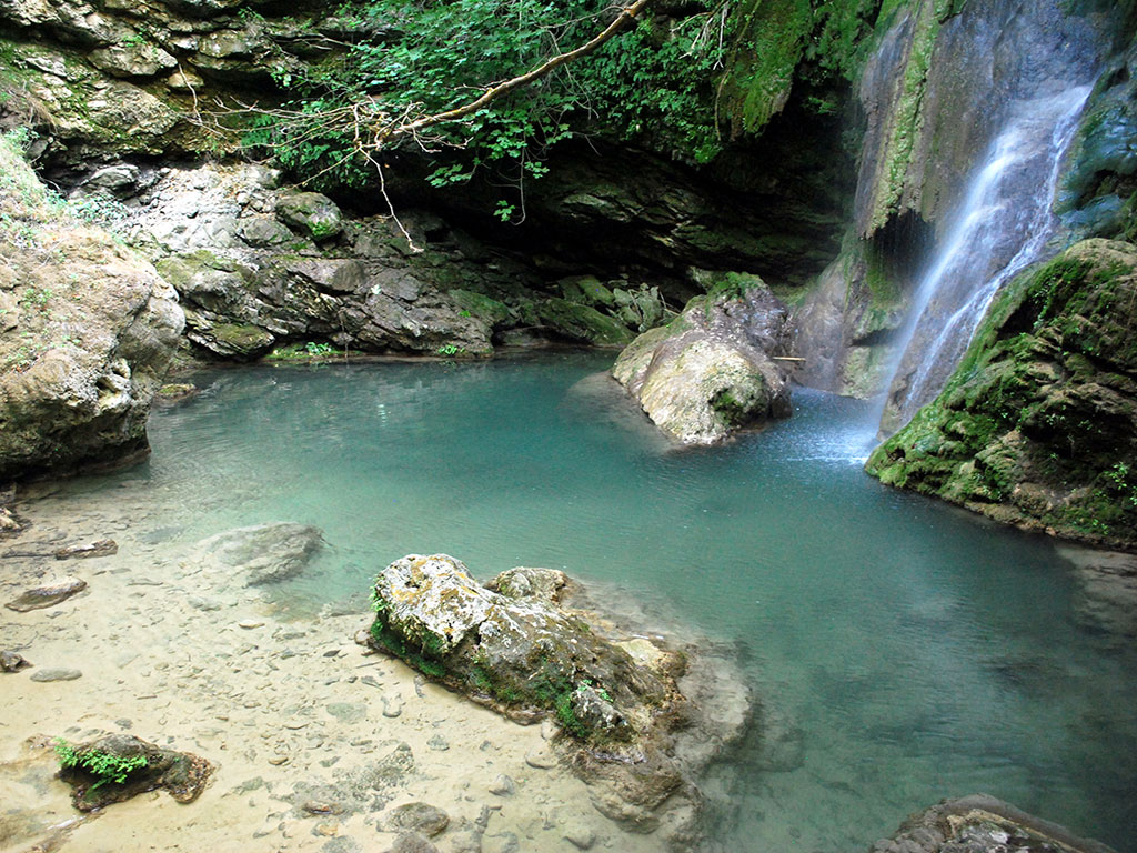 Neraida (Fonissa) Waterfall