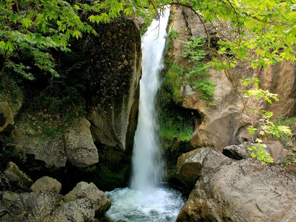 Kremasi (Stromi) Waterfall