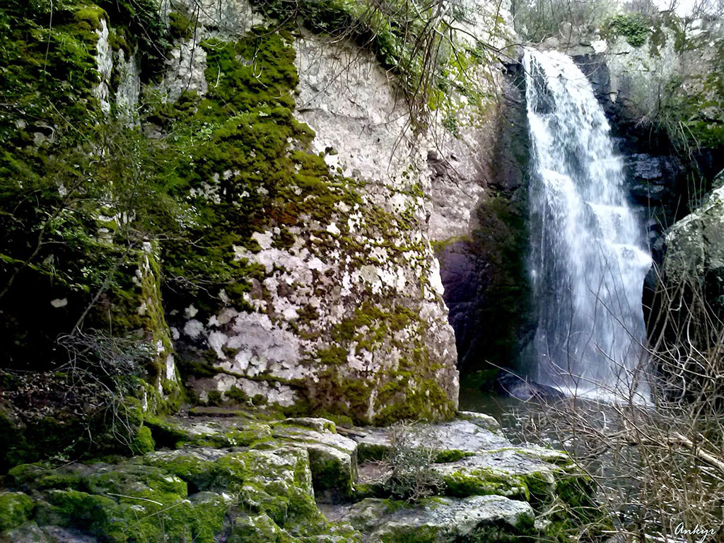 Man Katsa Waterfall
